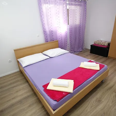 Luna Makarska