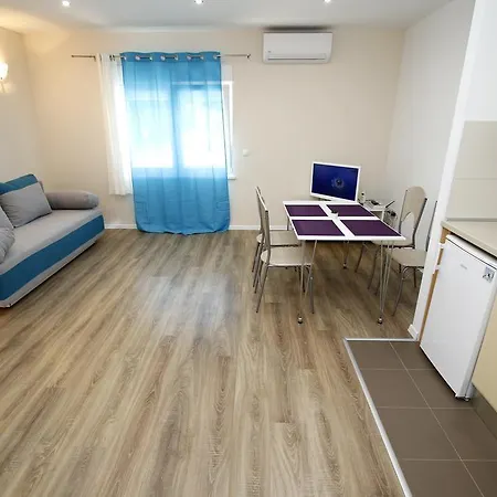 Luna Makarska